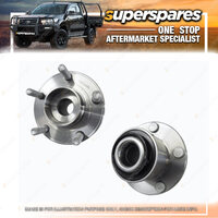 1 Piece of Superspares Front Wheel Hub for Volvo S40 03/2004-2007